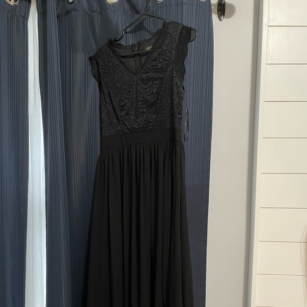 Dressystar Women’s V Neck Sleeveless Lace Bridesmaid Dress Wedding Party Gown